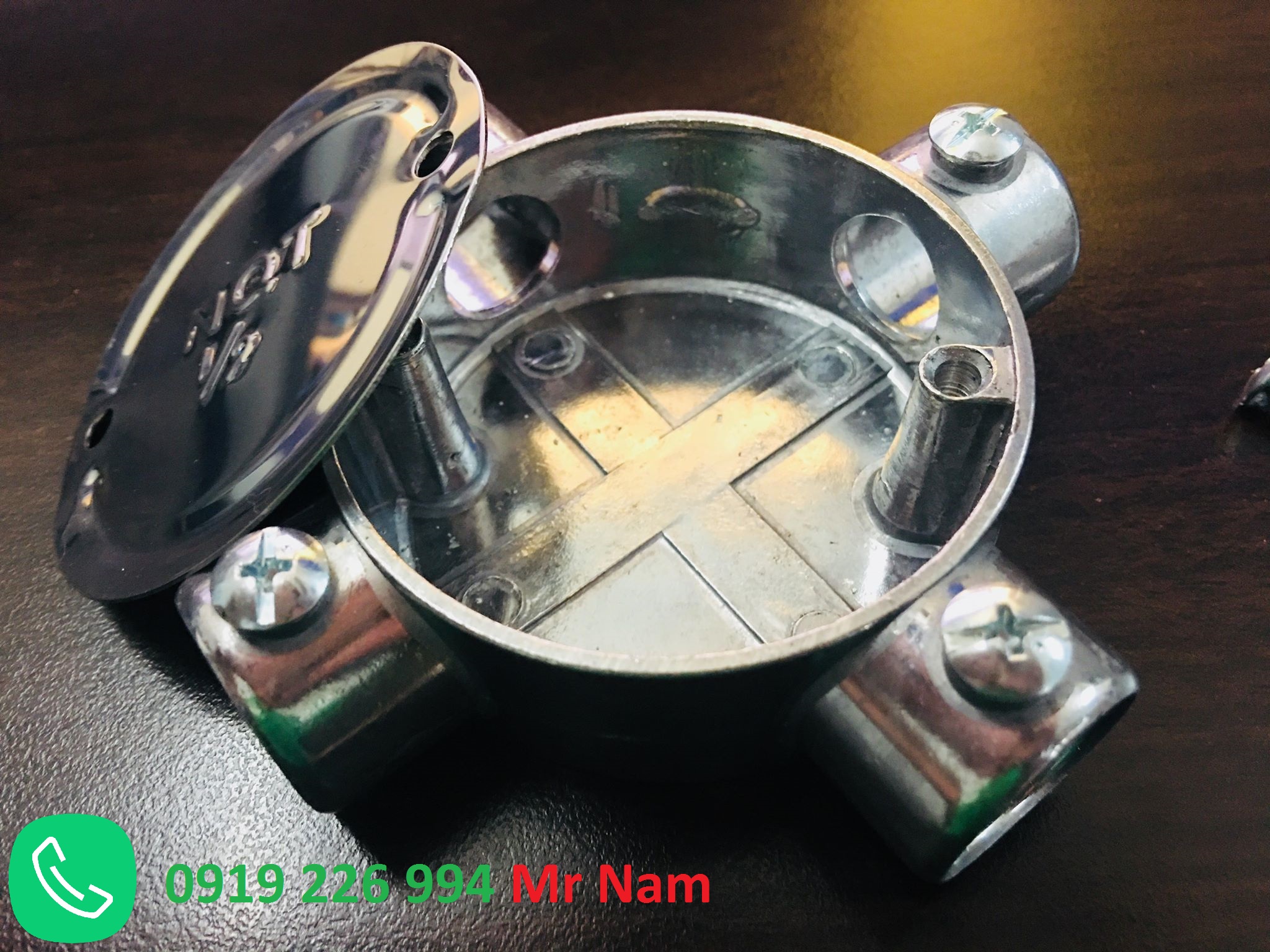 Phụ kiện ống thép luồn dây điện trơn 4 ngã 1