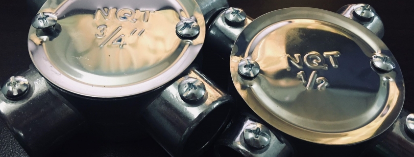 Phụ kiện ống thép luồn dây điện trơn 4 ngã