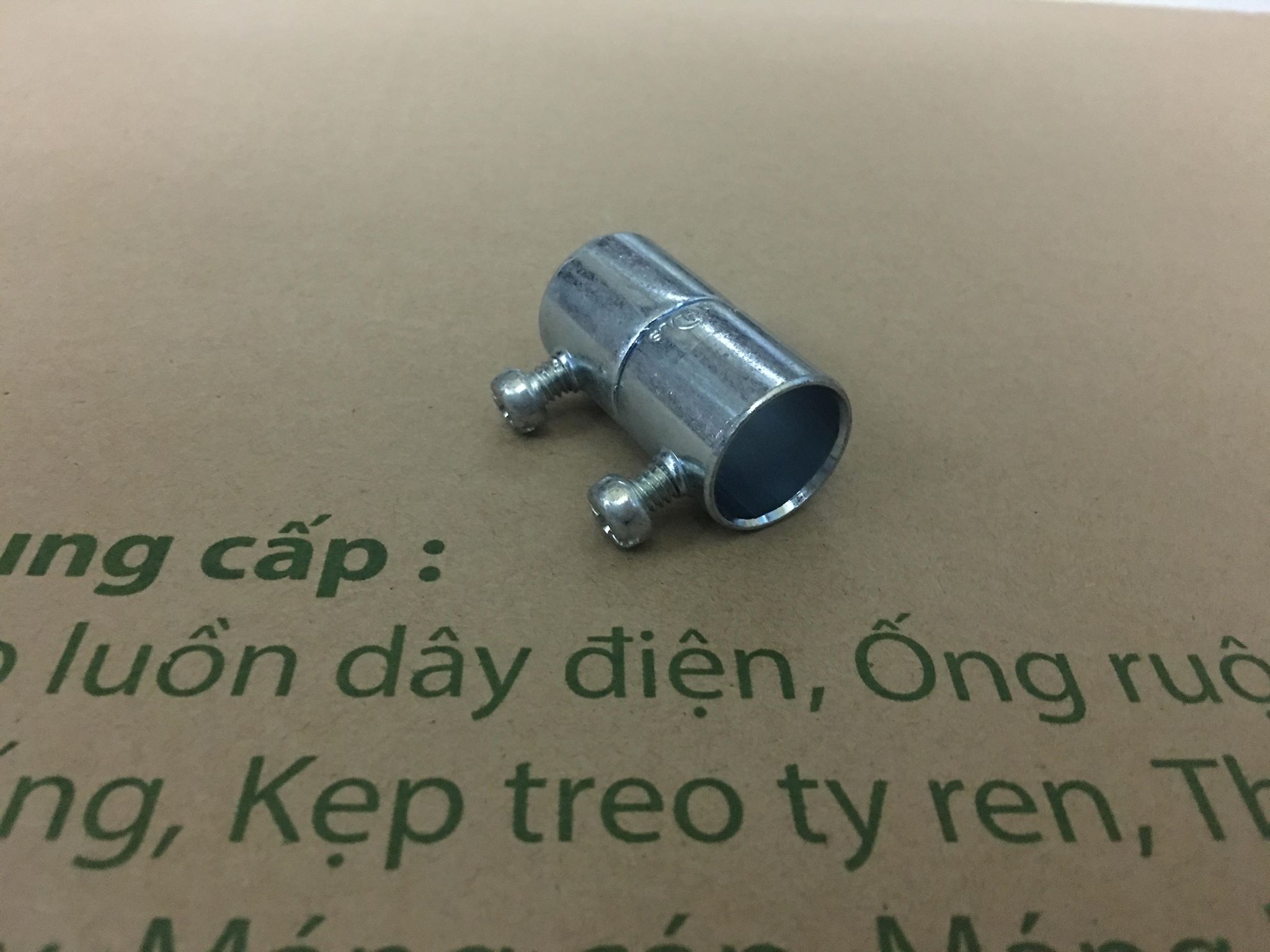 khớp nối ống thép trơn EMT 1/2"